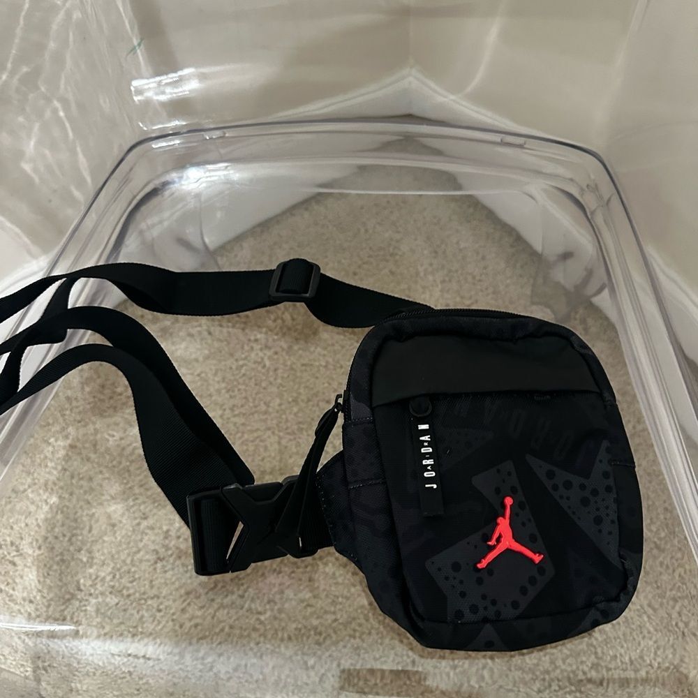 NWOT Jordan Airborne Hip Bag Belt Bag Fanny Pack UNISEX